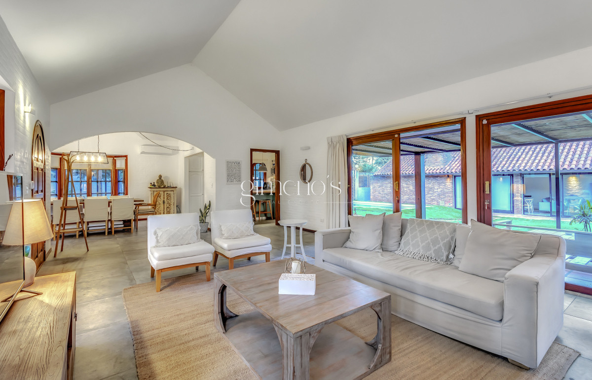 Casa ID.7 - Alquiler Verano Casa de 4 dormitorios en Punta del Este a próxima del Mar, San Rafael 