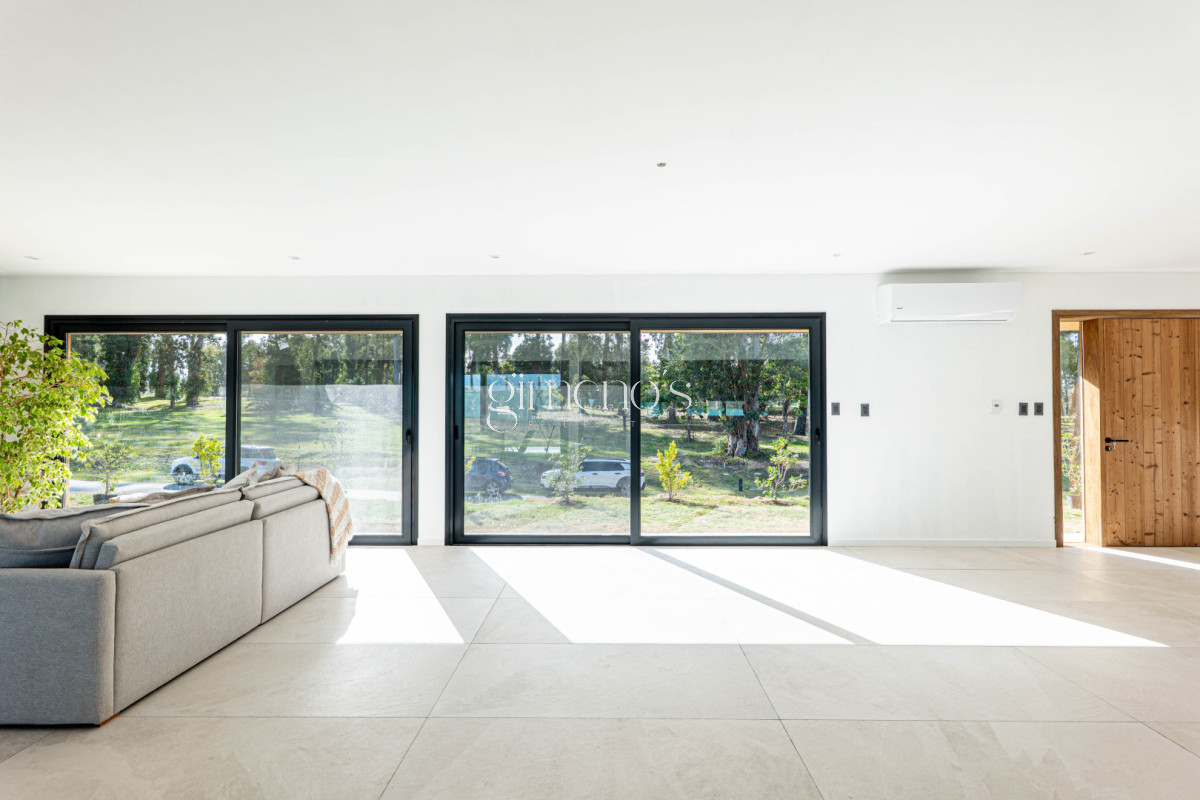 Casa ID.1129 - Casa en Venta a Estrenar 3 suites en La Cañada - Distrito 52 - Punta del Este  