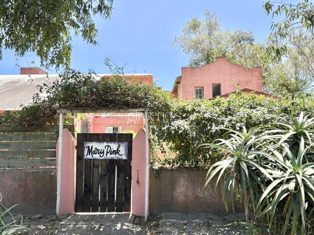 Oportunidad en Balneario Buenos Aires - Dos Casas  a una cuadra del Mar