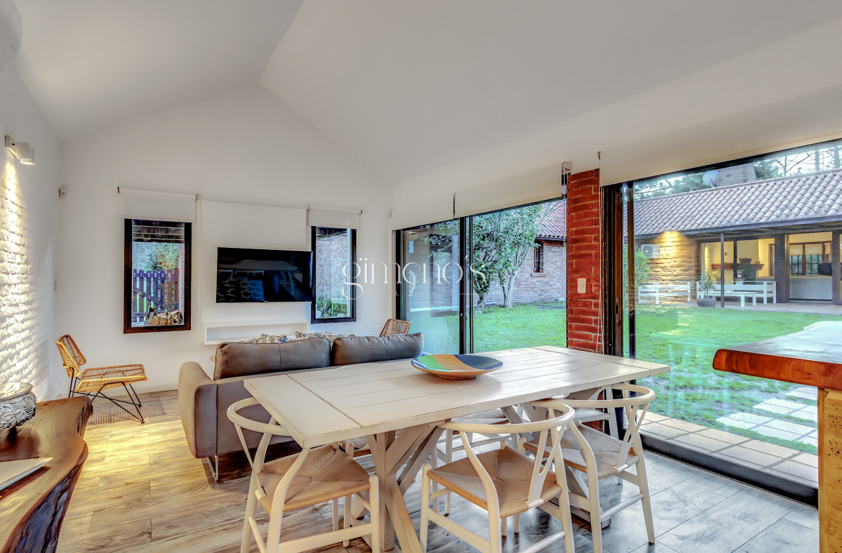Casa ID.7 - Alquiler Verano Casa de 4 dormitorios en Punta del Este a próxima del Mar, San Rafael 