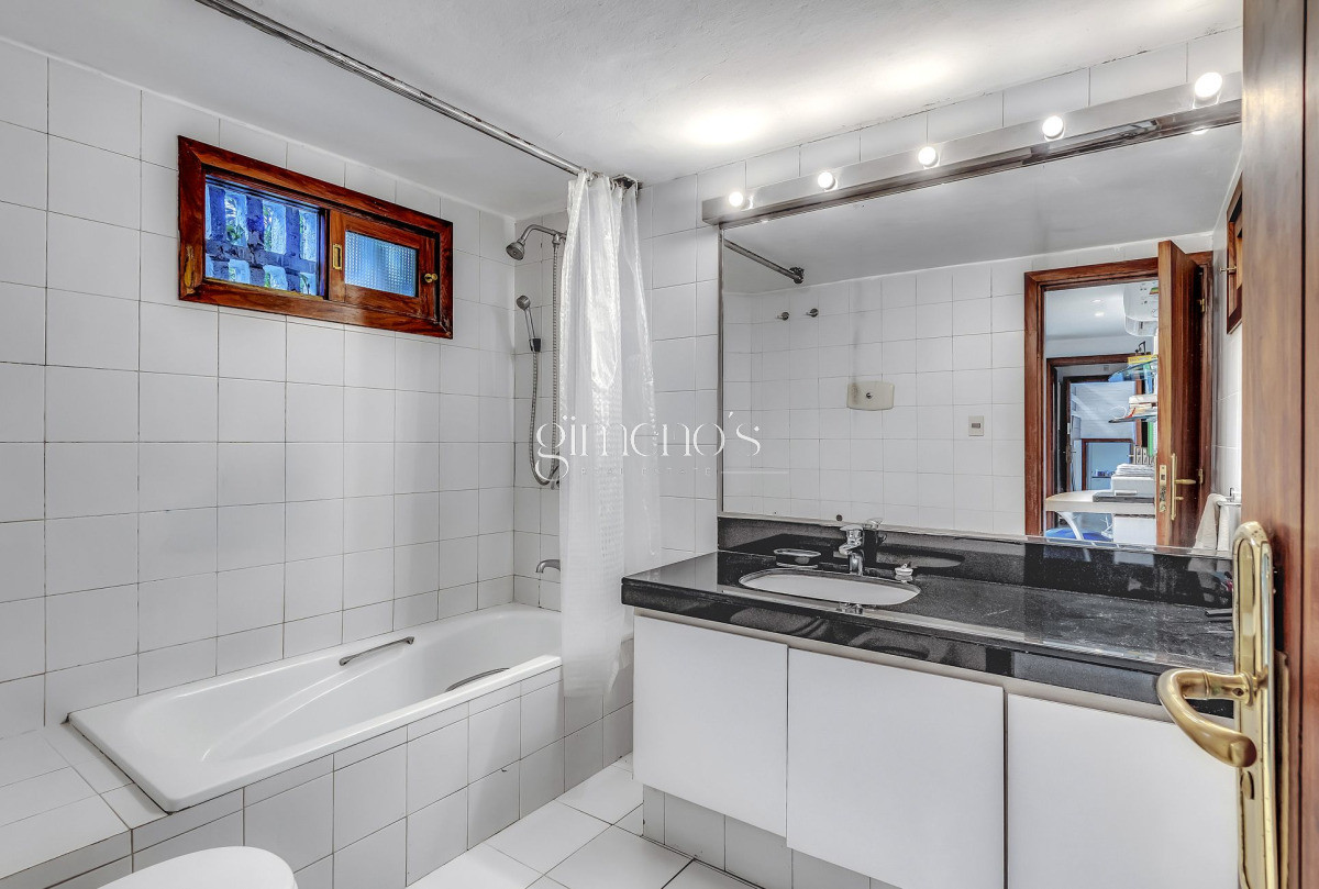 Casa ID.330 - Casa  en Venta 3 Dormitorios en el Barrio Golf Punta del Este - Playa Brava