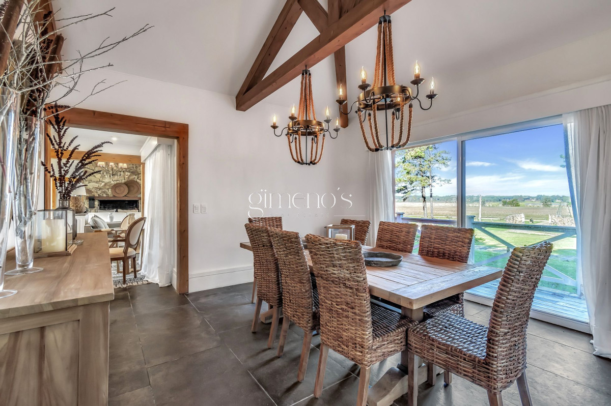 Casa ID.303 - Casa en Venta 4 Dormitorios - Laguna del Diario - Punta del Este 