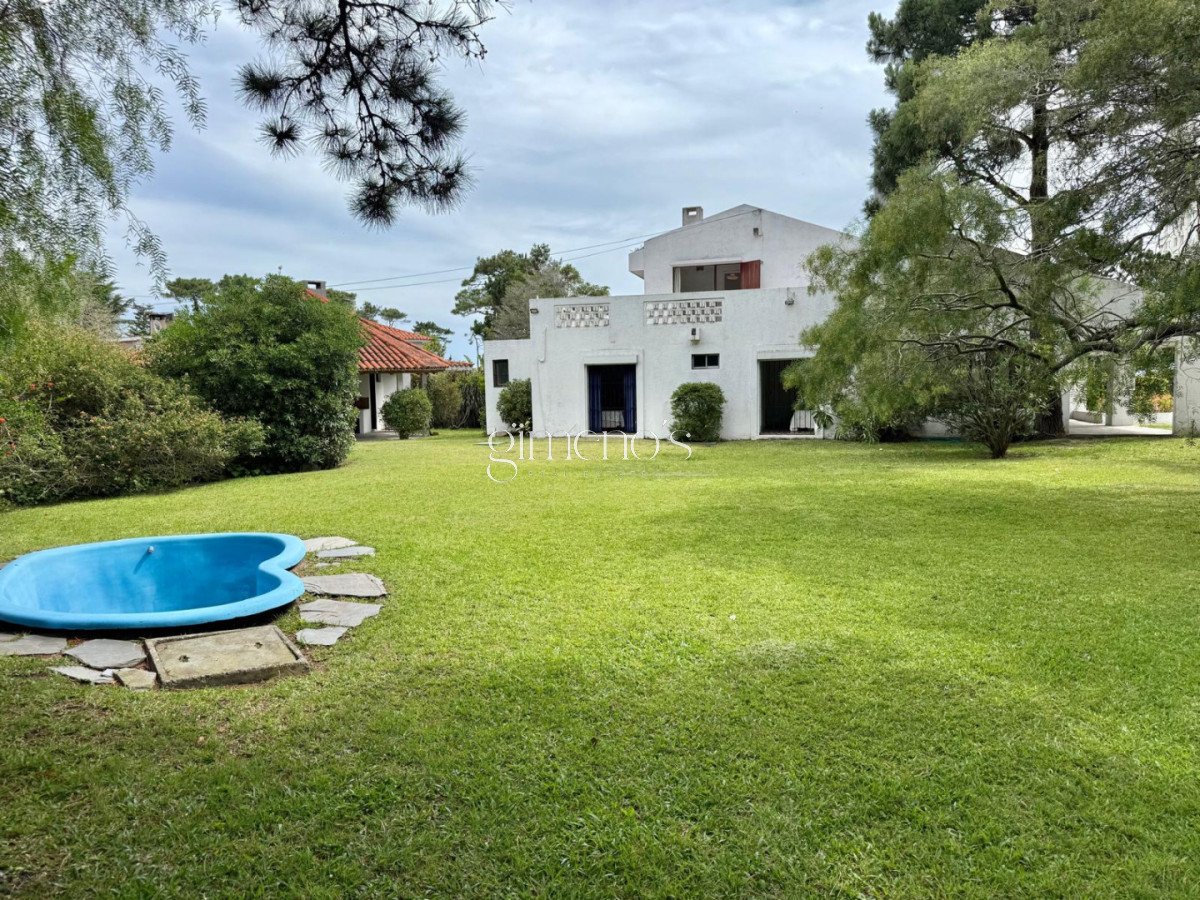 Casa ID.686 - Casa de 4 Dormitorios, Mansa-Punta del Este