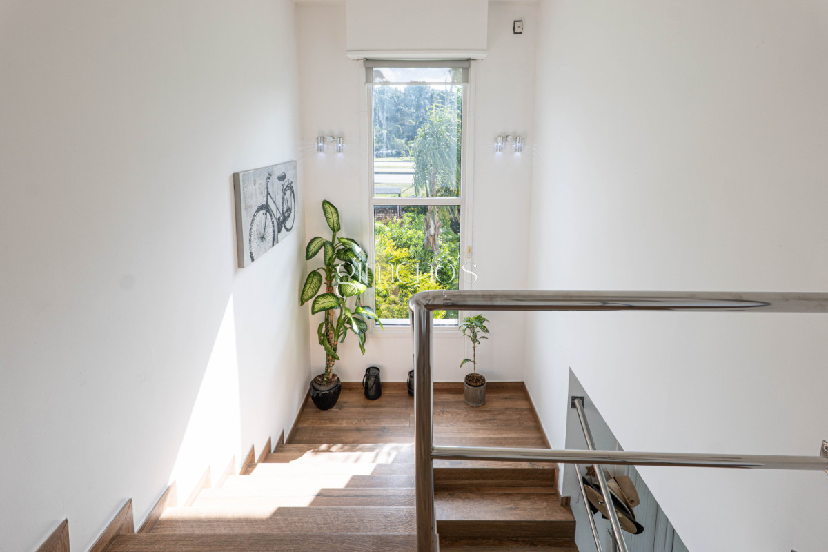 Casa ID.594 - Casa de 3 Dormitorios en Venta - Punta Del Este - Jardínes de Cordoba 