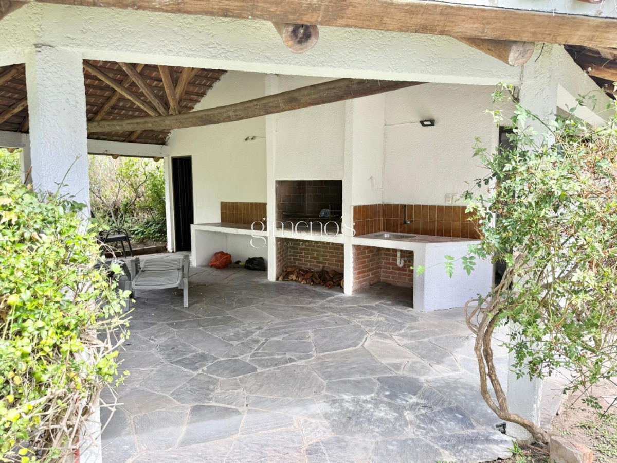 Casa ID.686 - Casa de 4 Dormitorios, Mansa-Punta del Este