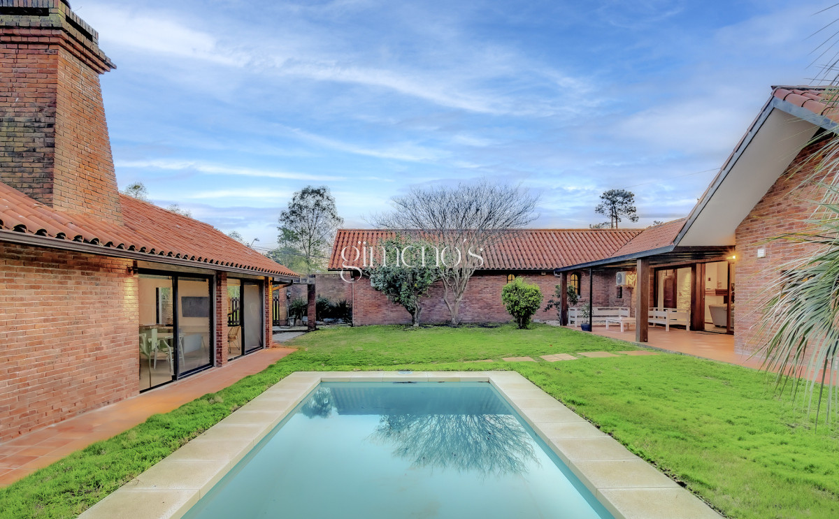 Casa ID.7 - Alquiler Verano Casa de 4 dormitorios en Punta del Este a próxima del Mar, San Rafael 