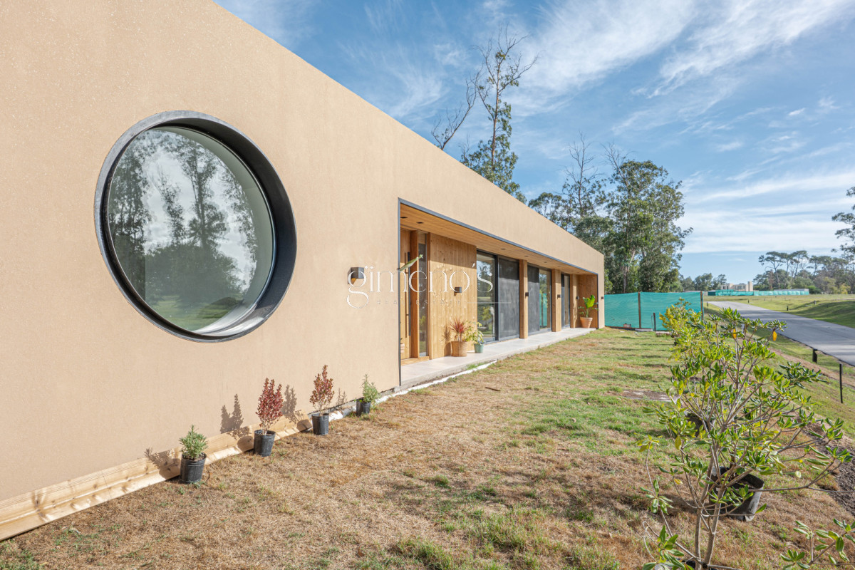 Casa ID.1129 - Casa en Venta a Estrenar 3 suites en La Cañada - Distrito 52 - Punta del Este  