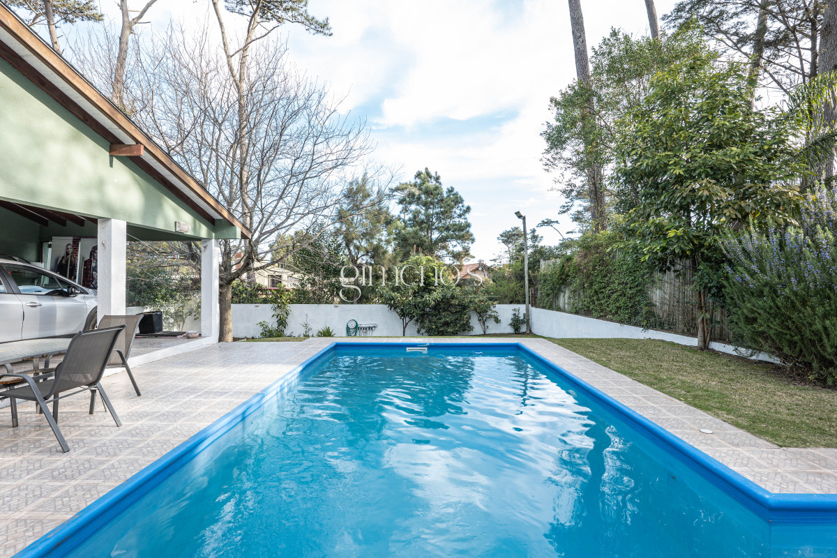 Casa ID.298 - Venta Casa 3 Dormitorios y Dependencia - Punta del Este - Playa Mansa 