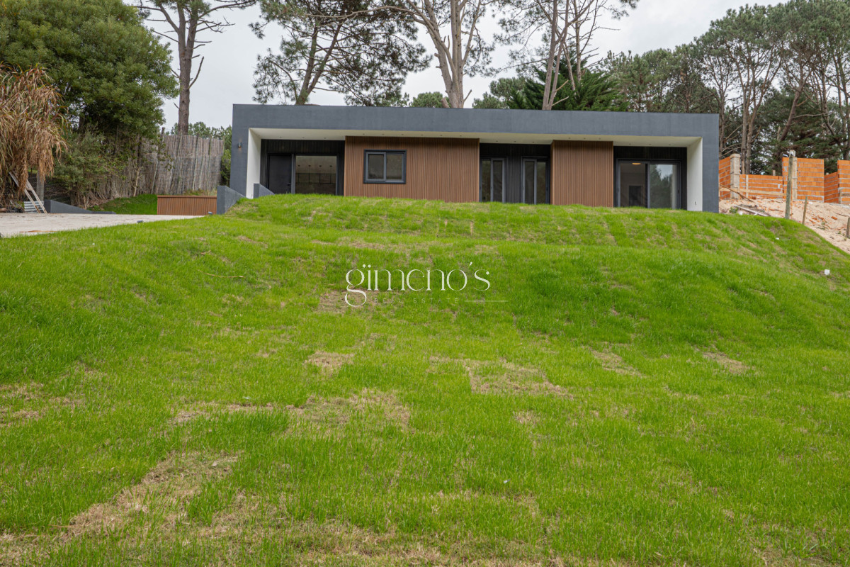 Casa ID.1371 - Casa a estrenar en venta,  3 Dormitorios - Club del Lago, Punta ballena - Punta del Este 