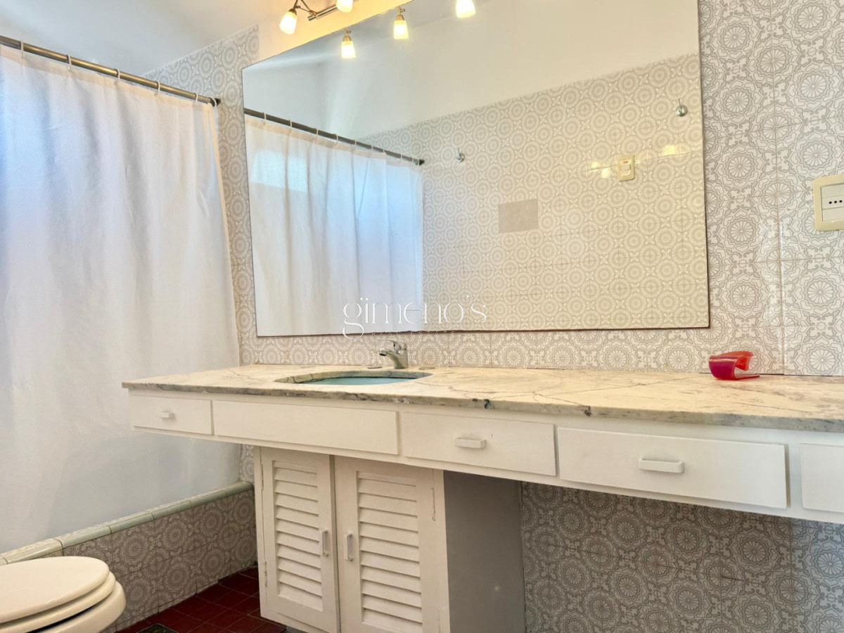 Casa ID.686 - Casa de 4 Dormitorios, Mansa-Punta del Este