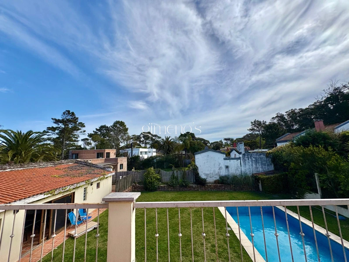 Casa ID.352 - Casa Tradicional en Alquiler de Verano - Playa Brava, Punta del Este