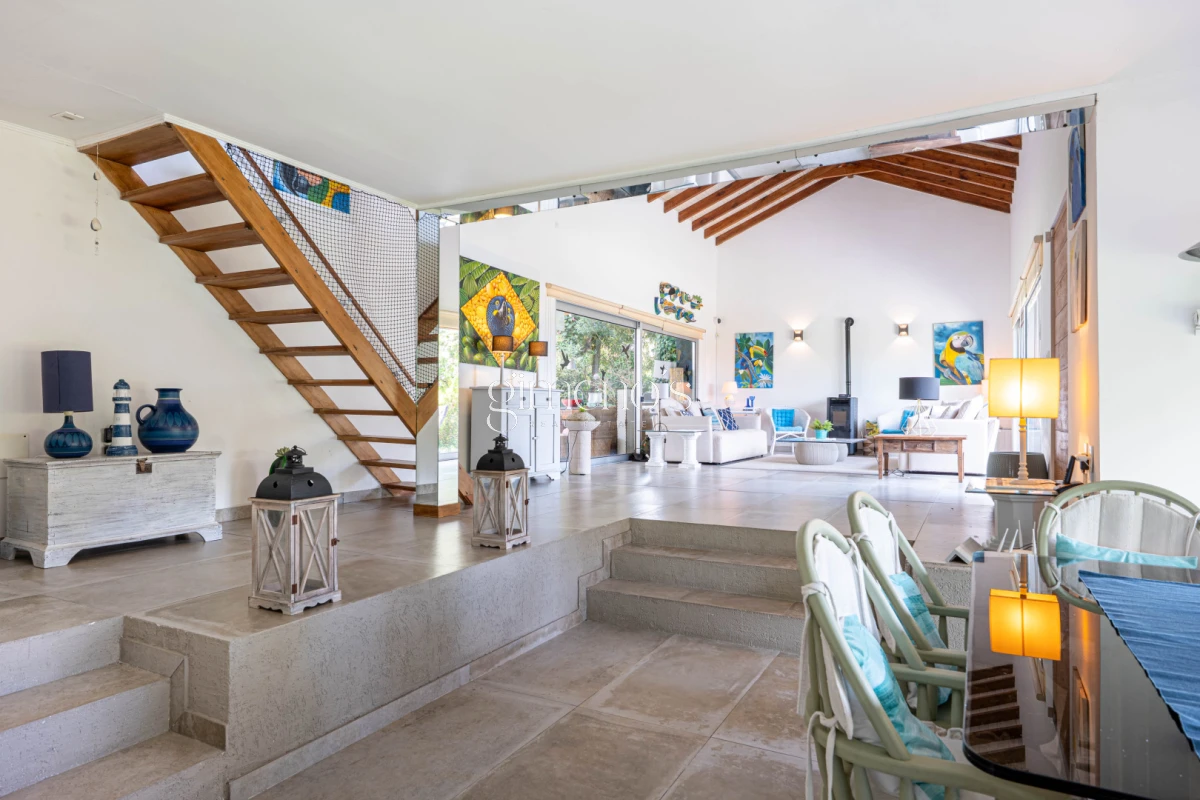 Casa ID.936 - Casa en Alquiler Anual - 5 Dormitorios en Suite - Barrio Golf - Punta del Este