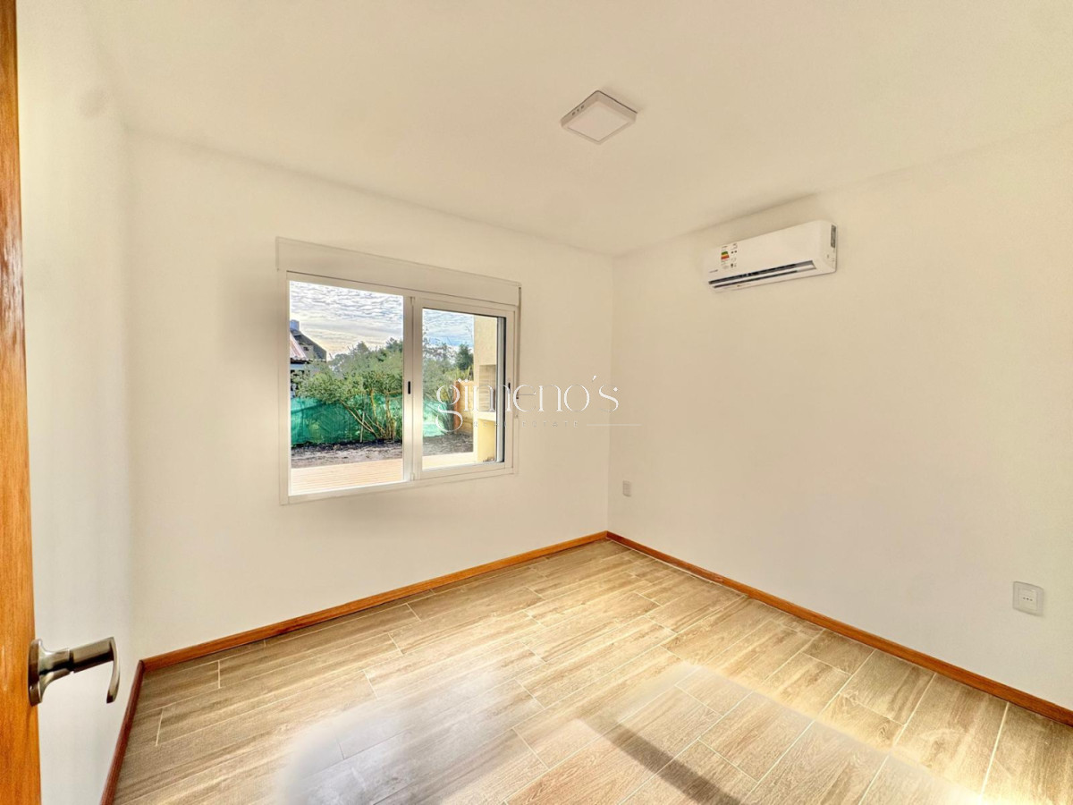 Casa ID.1580 - Casa En Venta 3 Dormitorios- Pinares - Punta del Este 