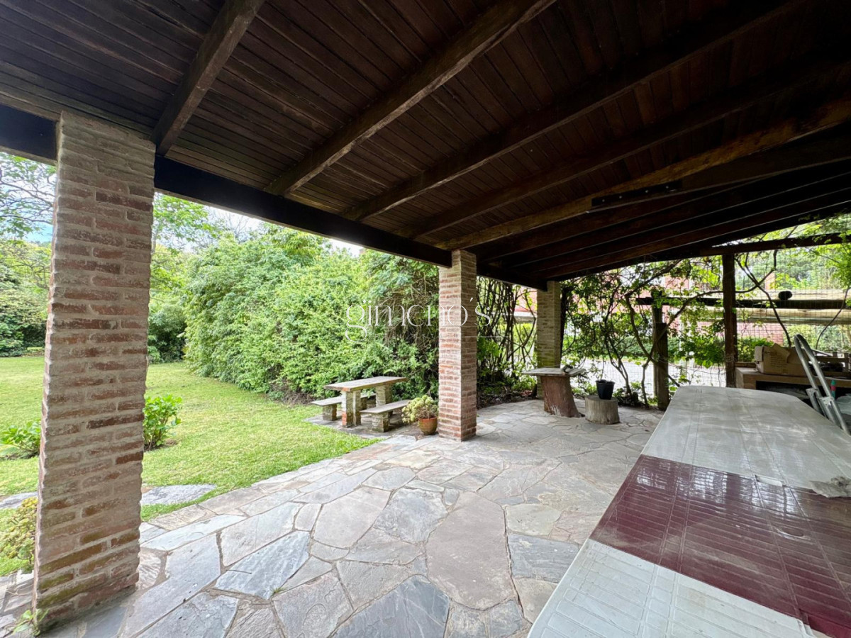 Casa ID.496 - Casa en Venta, 5 Dormitorios- Punta del Este - Playa Mansa