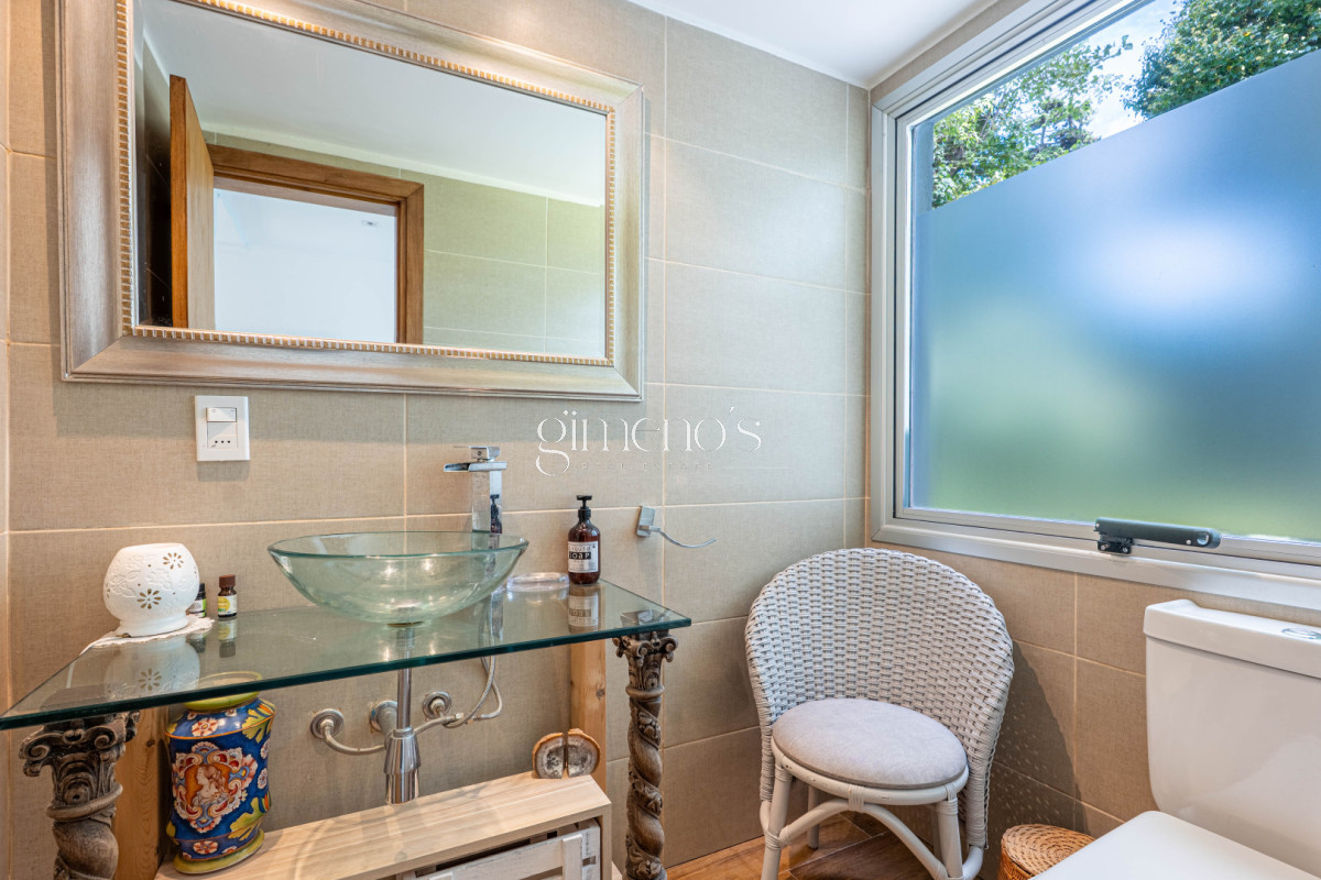 Casa ID.936 - Casa en Alquiler Anual - 5 Dormitorios en Suite - Barrio Golf - Punta del Este