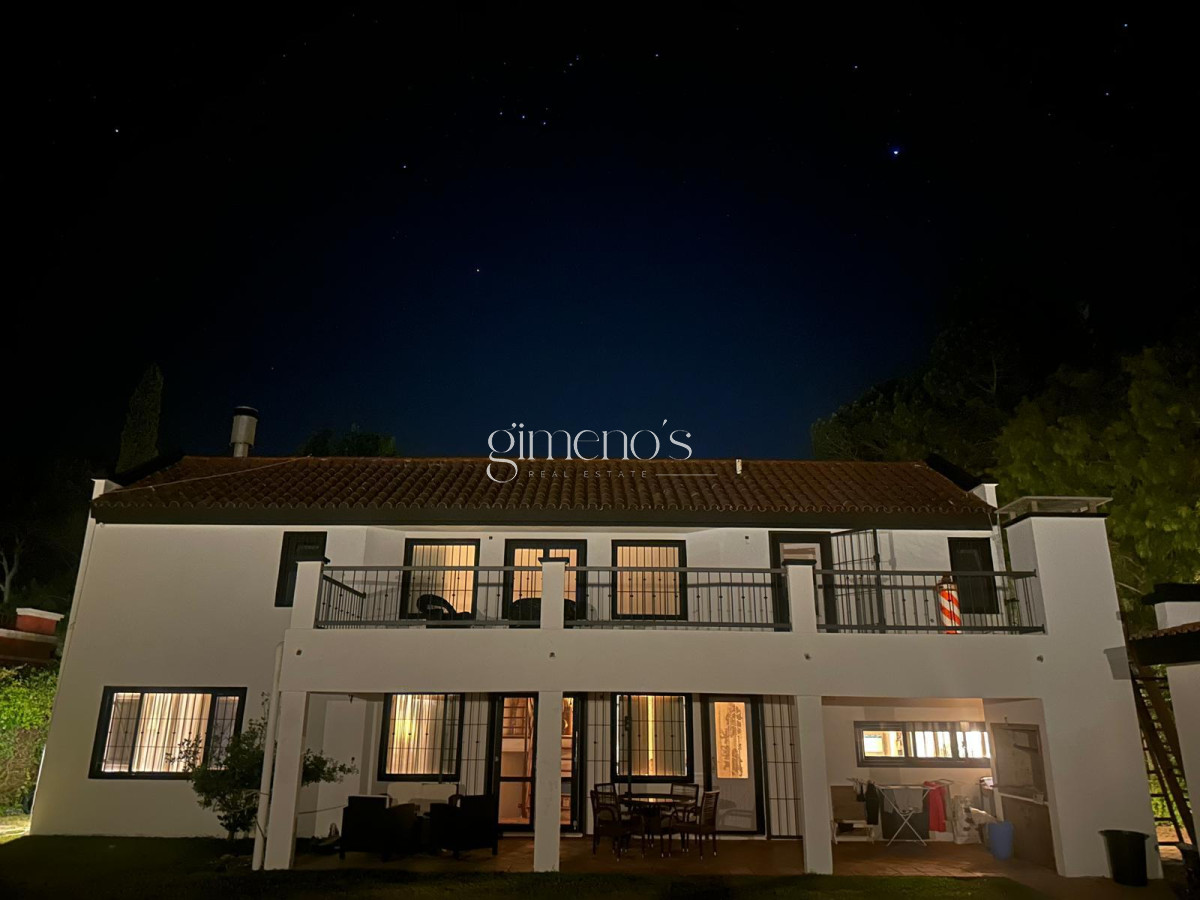 Casa ID.352 - Casa Tradicional en Alquiler de Verano - Playa Brava, Punta del Este