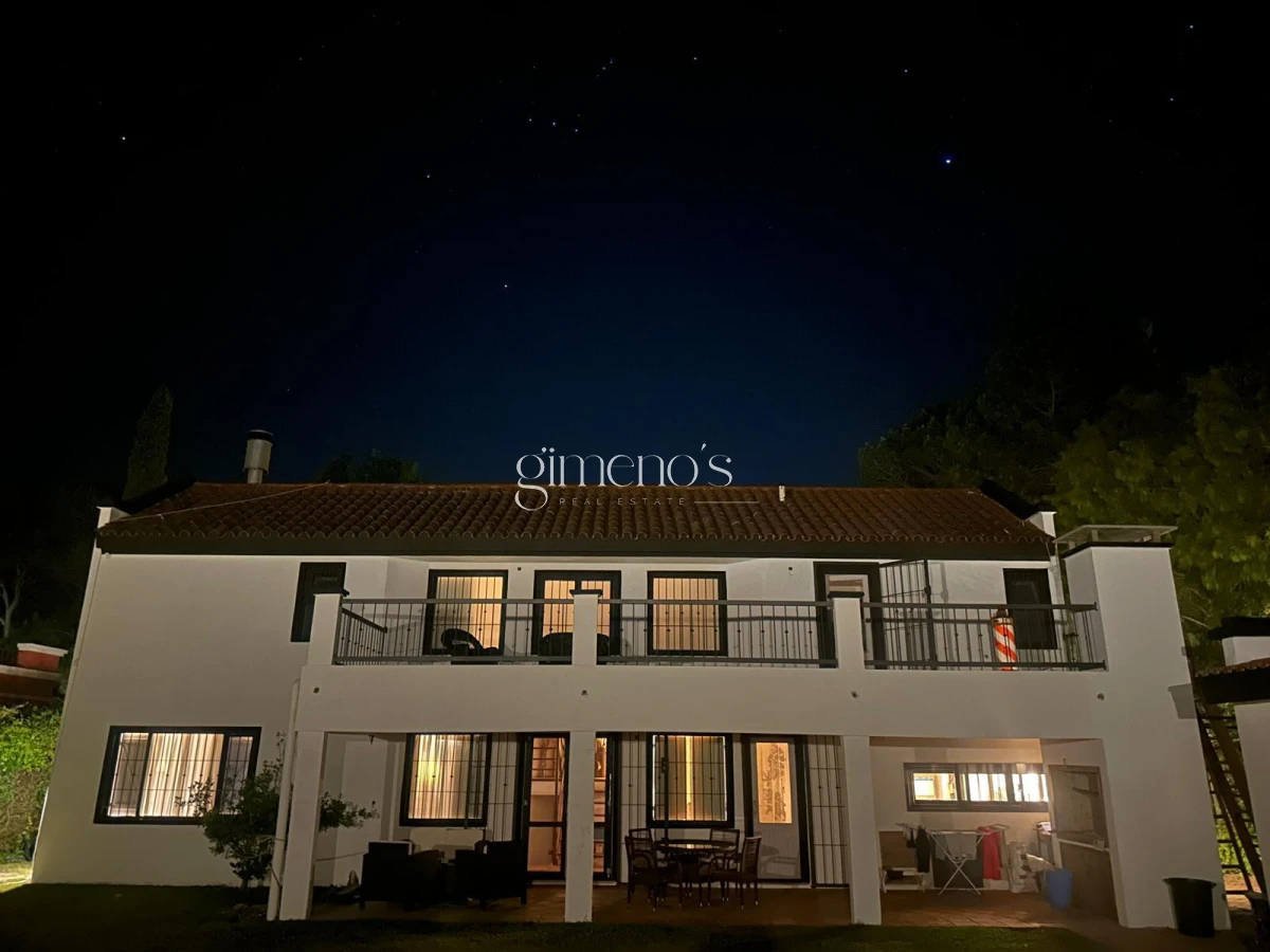 Casa ID.352 - Casa Tradicional en Alquiler de Verano - Playa Brava, Punta del Este