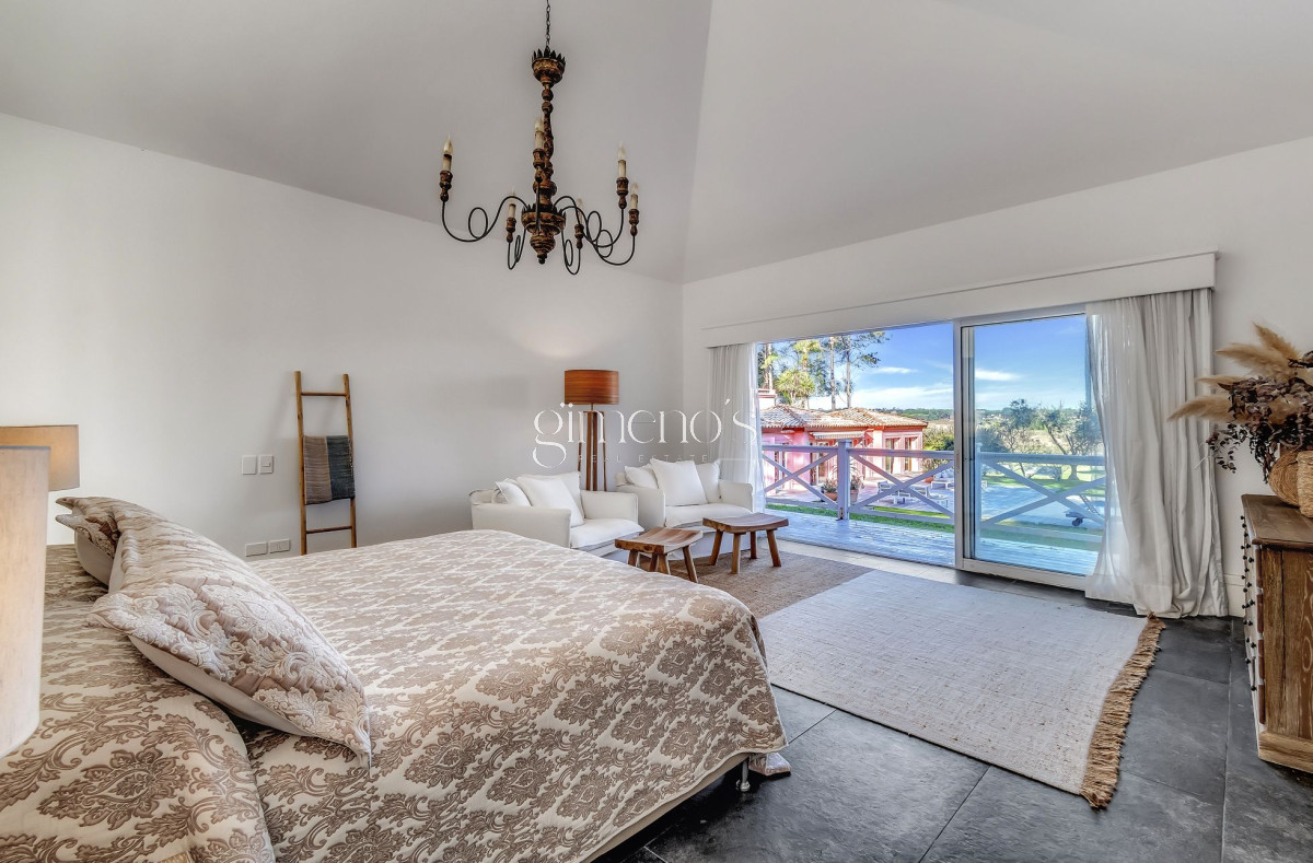 Casa ID.303 - Casa en Venta 4 Dormitorios - Laguna del Diario - Punta del Este 