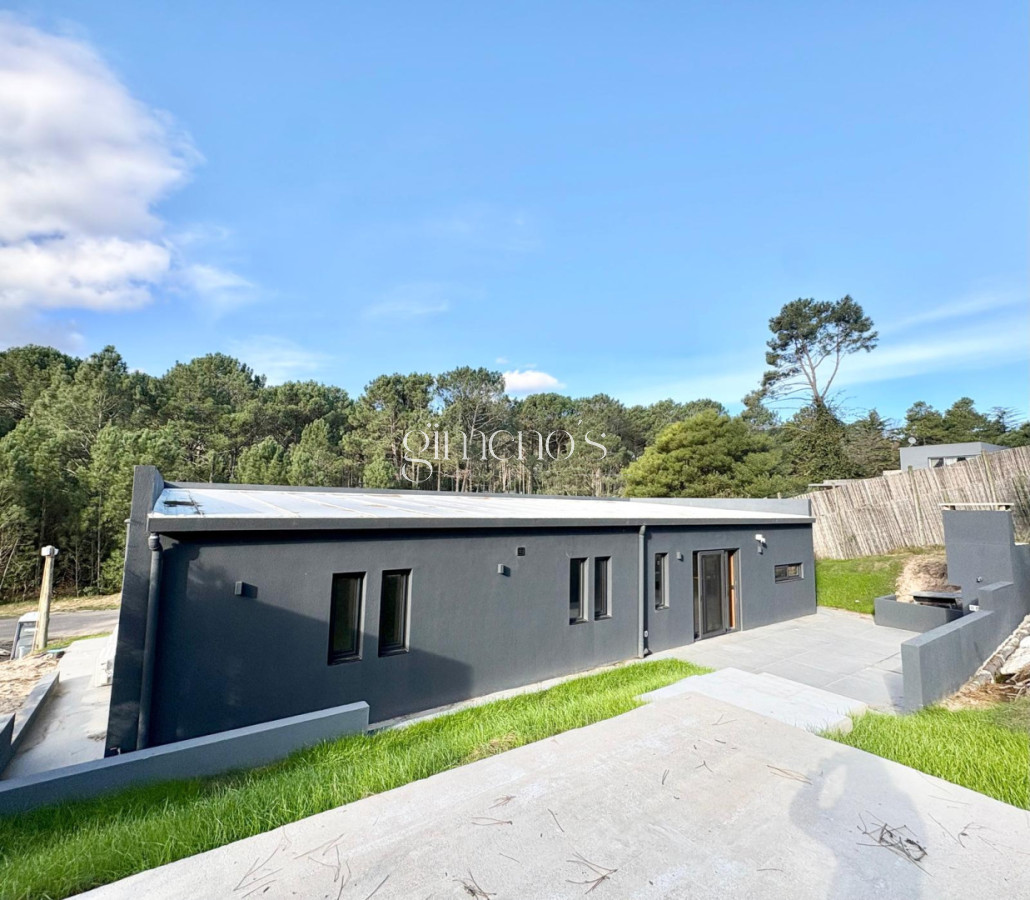 Casa ID.1371 - Casa a estrenar en venta,  3 Dormitorios - Club del Lago, Punta ballena - Punta del Este 