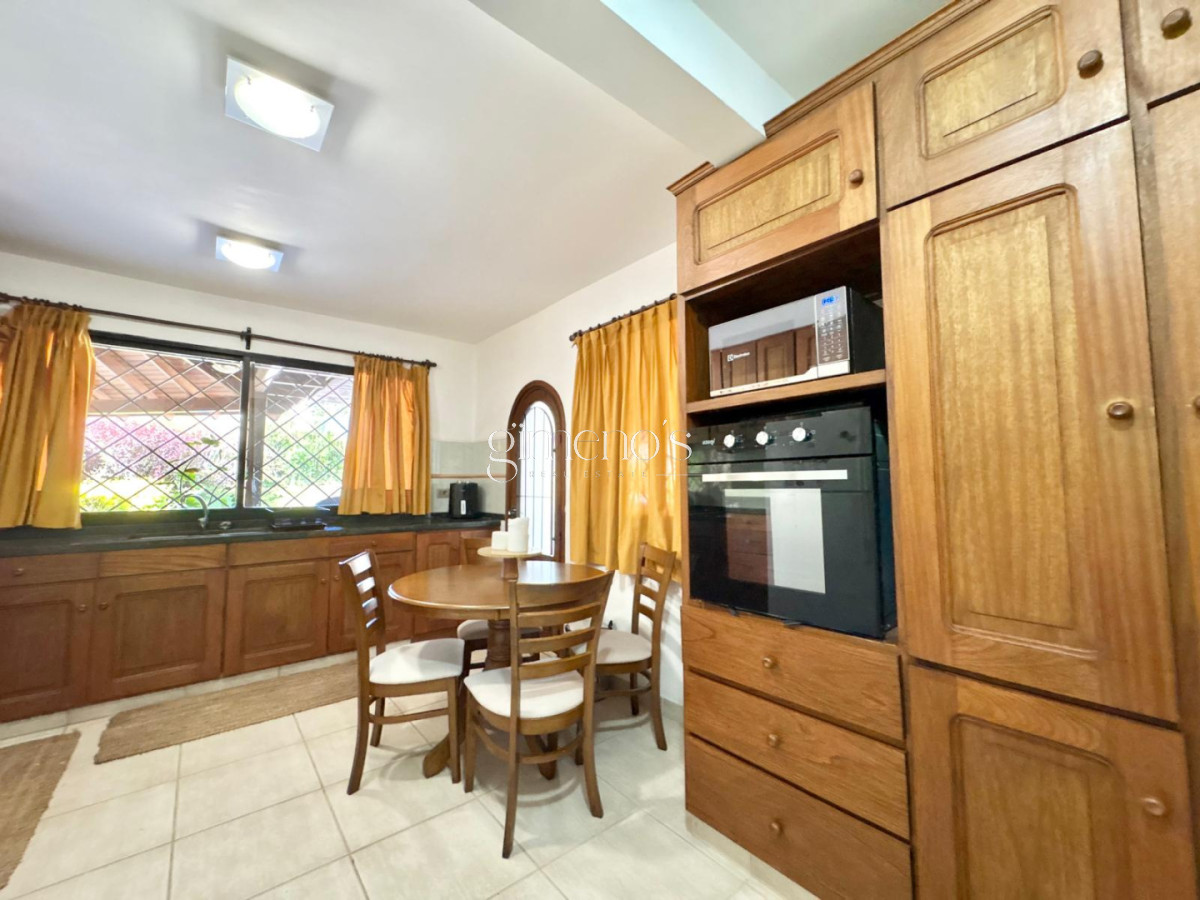 Casa ID.530 - Casa de 4 Dormitorios - Alquiler de Verano - Punta del Este - Mansa