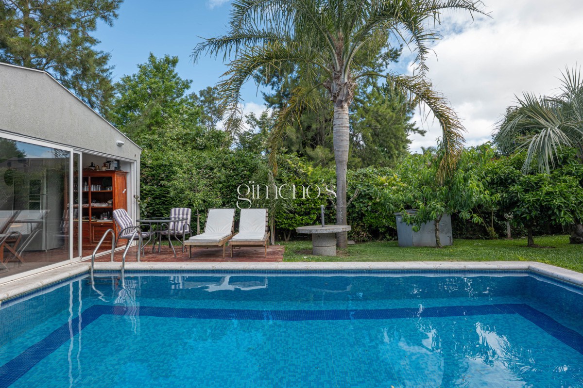 Casa ID.594 - Casa de 3 Dormitorios en Venta - Punta Del Este - Jardínes de Cordoba 