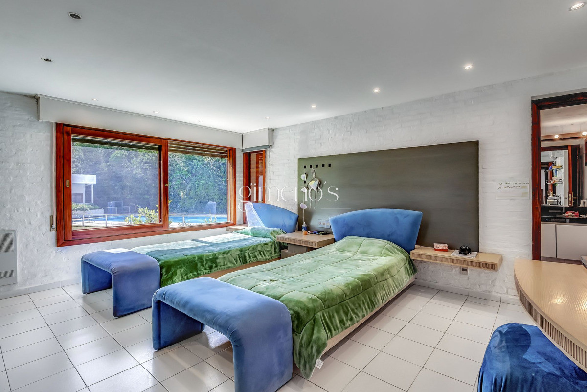 Casa ID.330 - Casa  en Venta 3 Dormitorios en el Barrio Golf Punta del Este - Playa Brava