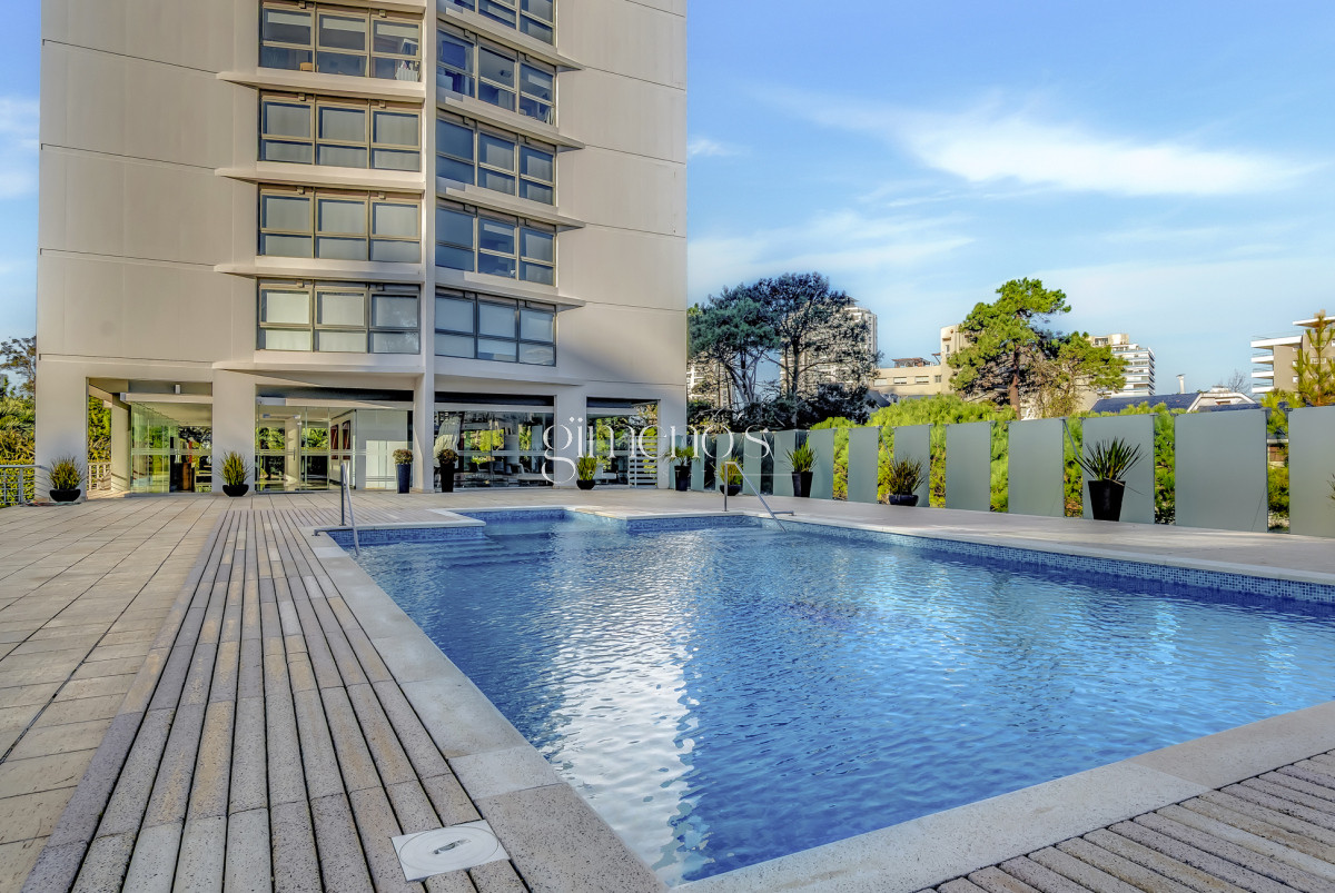 Apartamento ID.112 - Venta Apartamento 3 Dormitorios - Punta del Este - Playa Brava 