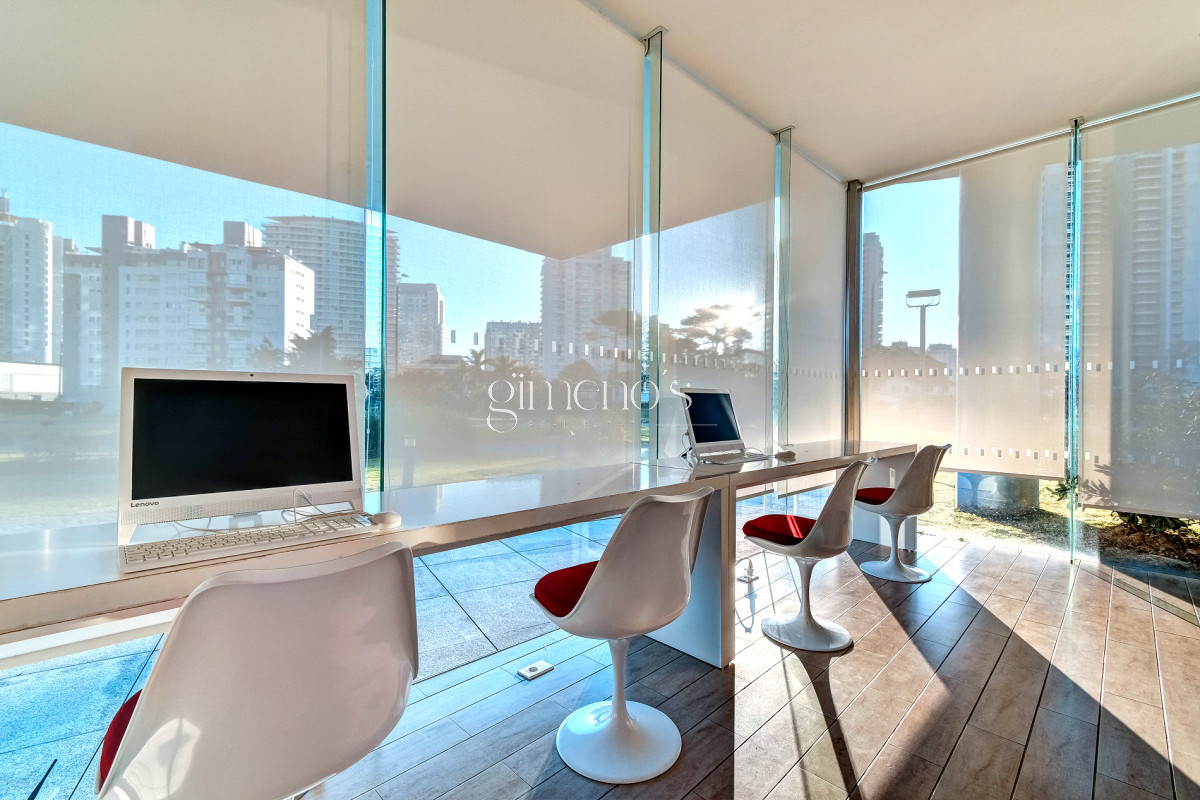 Apartamento ID.1 - Apartamento 3 Dormitorios en Suite, Mansa a 2 cuadras del Mar 