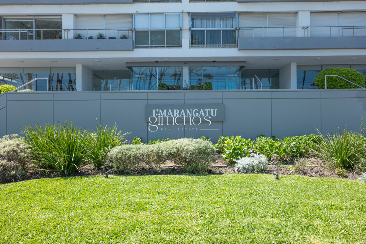 Apartamento ID.593 - Apartamento en Venta 3 Dormitorios - Playa Mansa- Punta del Este