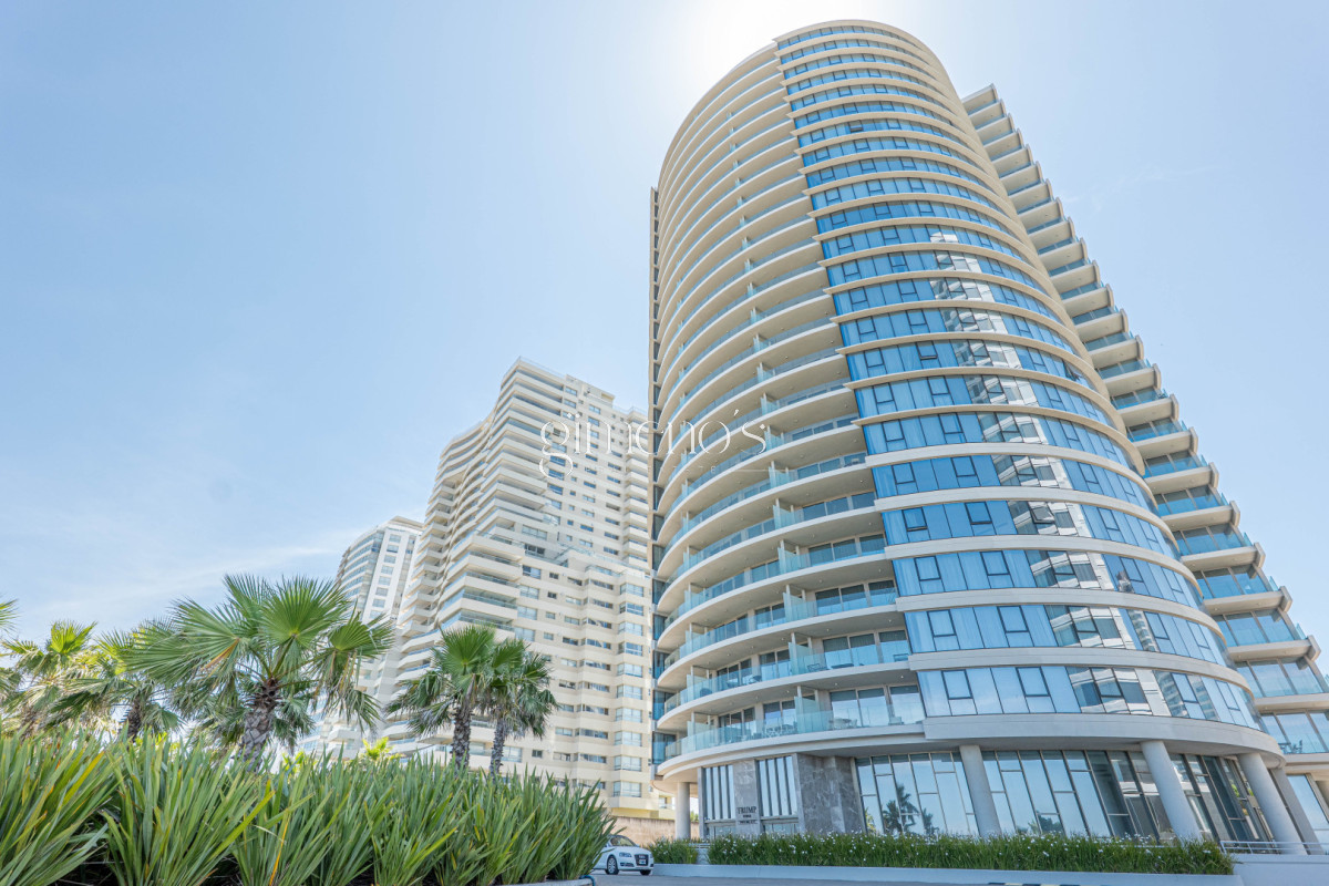 Apartamento ID.754 - Venta Apartamento, 2 Dormitorios en Suite - Punta Del Este - Playa Brava - TRUMP