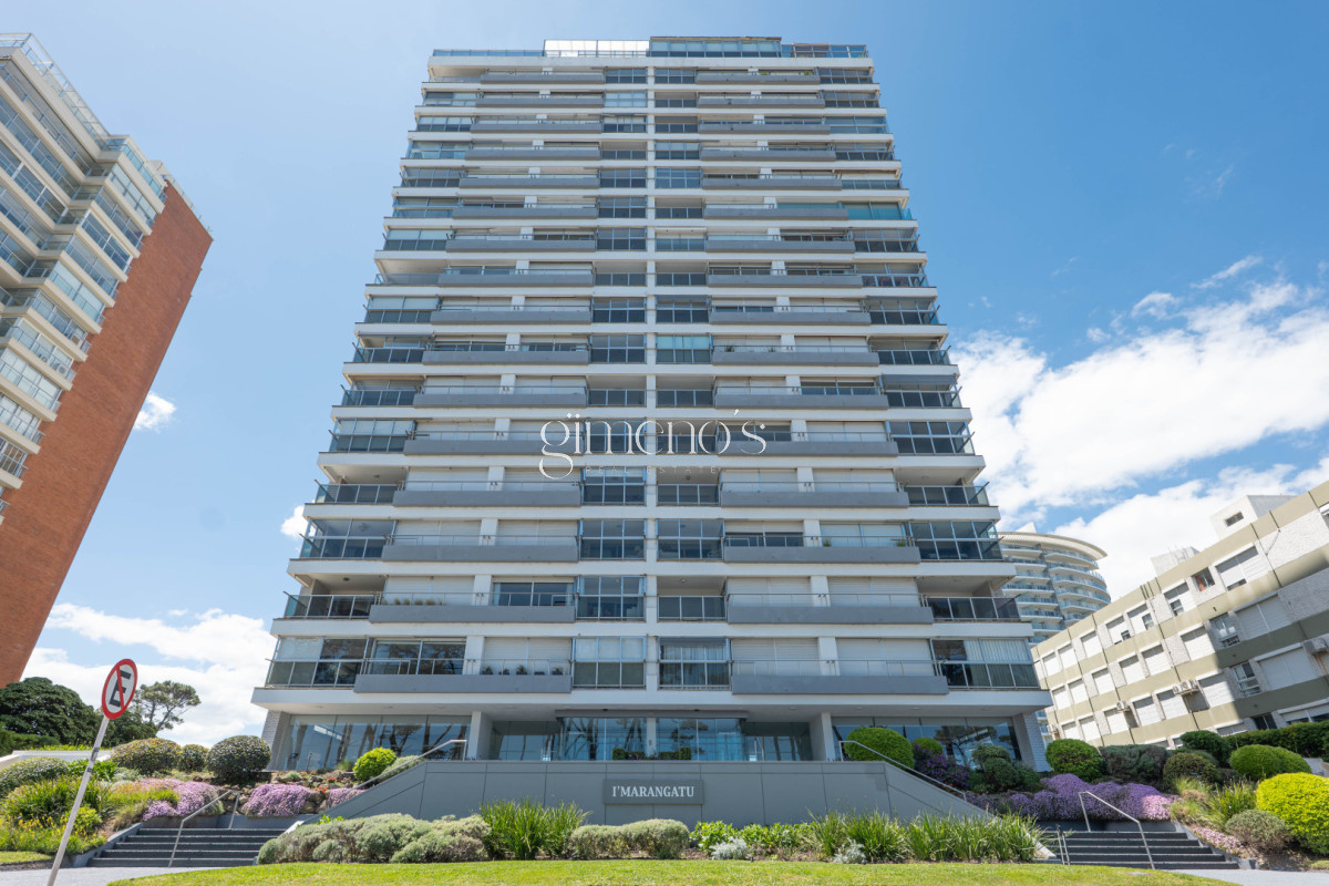 Apartamento ID.593 - Apartamento en Venta 3 Dormitorios - Playa Mansa- Punta del Este