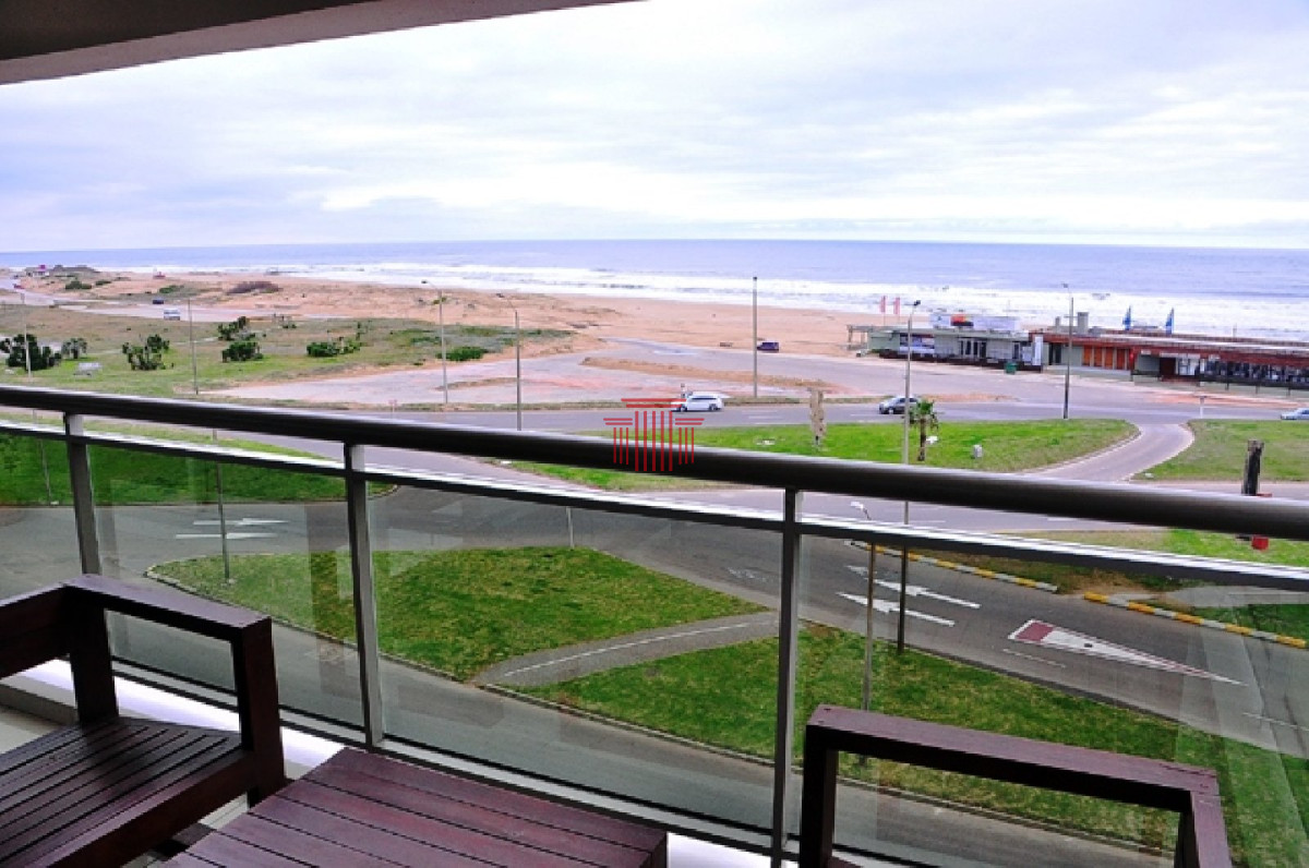 Apartamento en venta - Frente al Mar en la Playa Brava  - DYT13162A