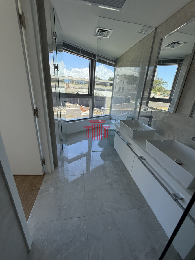 Apartamento ID.13678 - Venta Apartamento- Punta del Este - Playa Brava - 2 dormitorios