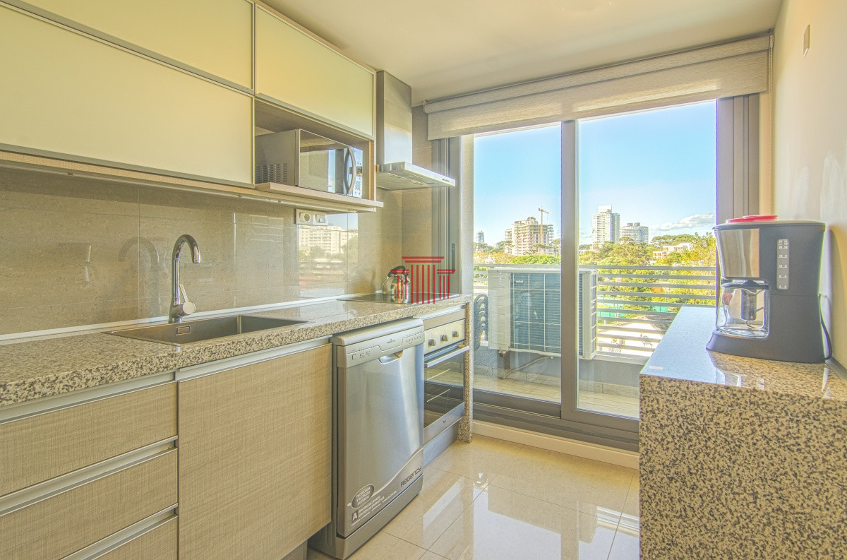 Apartamento ID.13300 - Apartamento en Punta del Este , playa Mansa, 2 dormitorios
