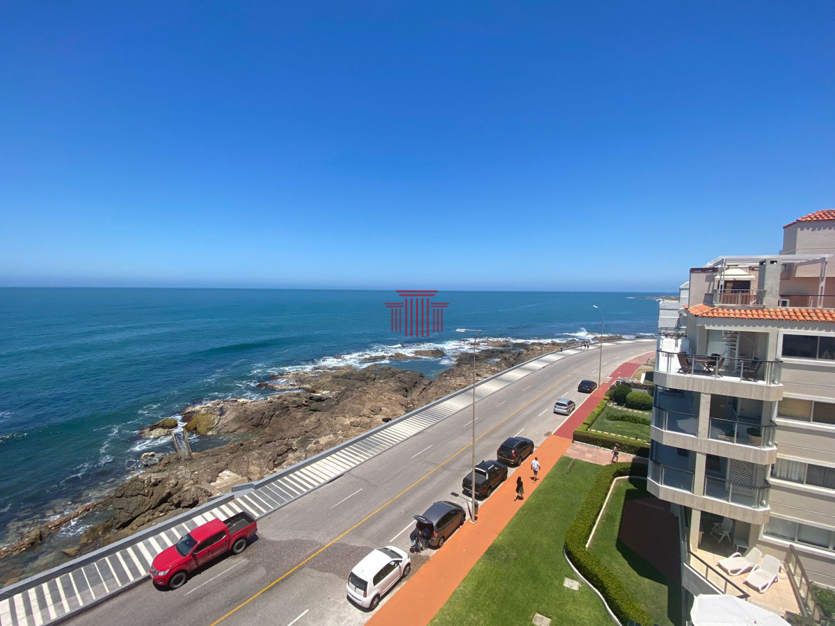 Apartamento ID.13810 - Venta de apartamento - Punta del Este - 3 dormitorios - vista al mar