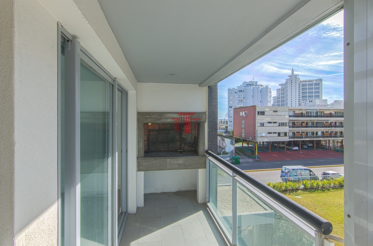 Apartamento ID.10930 - Apartamento en Punta del Este   2 dormitorios con parrillero 