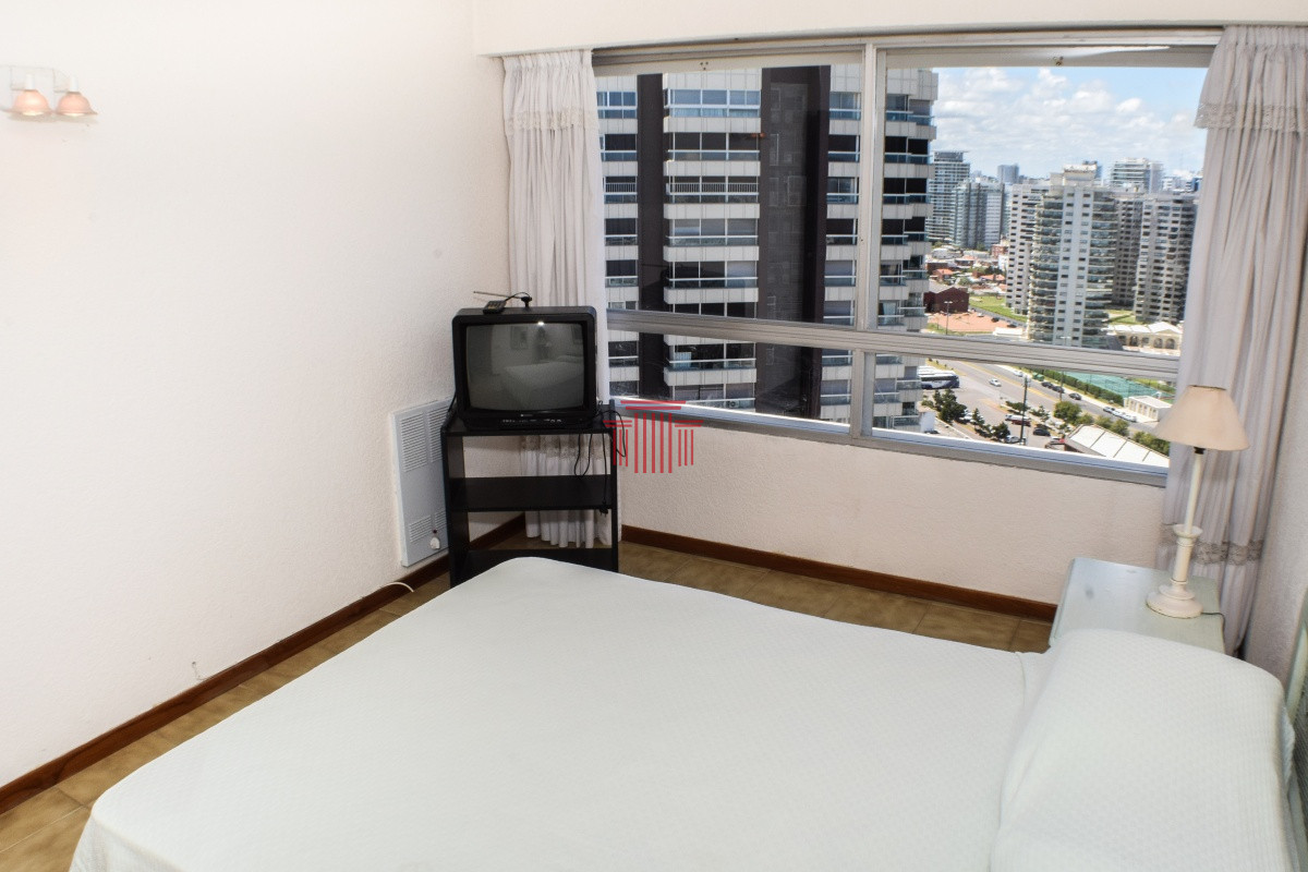 Apartamento ID.10773 - Apartamento en Punta del Este ,  Peninsula 