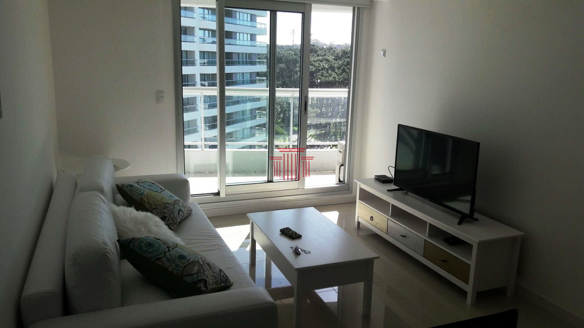 Apartamento ID.13081 - Apartamento en Punta del Este  , playa brava