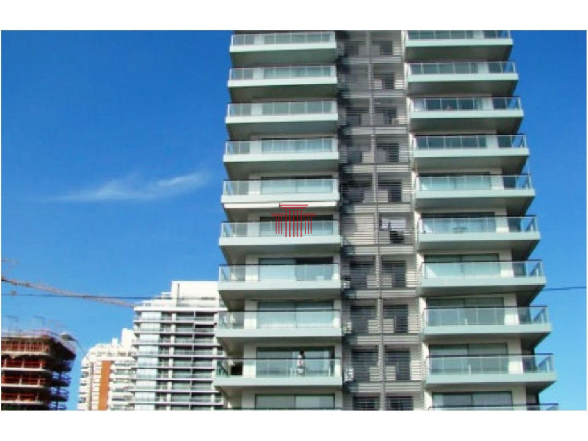 Apartamento ID.10813 - Apartamento en venta, Punta del Este con parrillero propio 