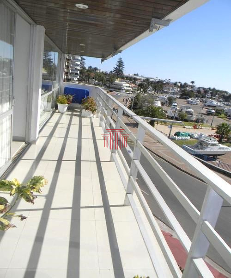 Apartamento ID.13784 - Venta APARTAMENTO - Punta del Este - 4 dormitorios - VISTA AL MAR 