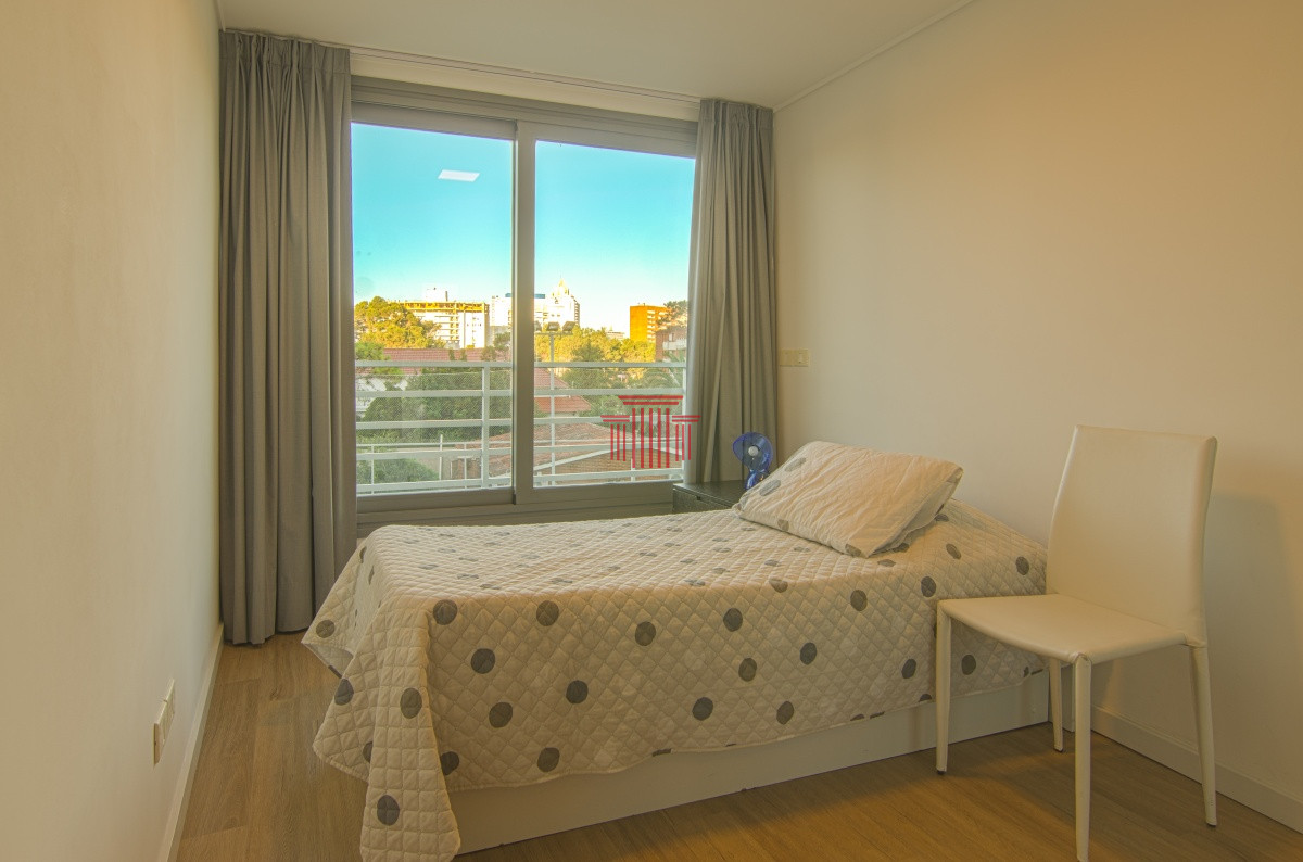 Apartamento ID.13303 - Apartamento en alquiler y venta Punta del Este