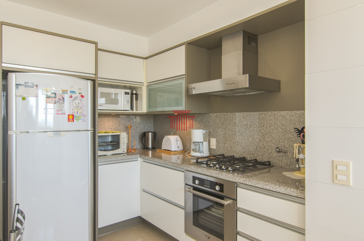 Apartamento ID.10361 - Apartamento en Punta del Este  , Playa mansa frente al mar 