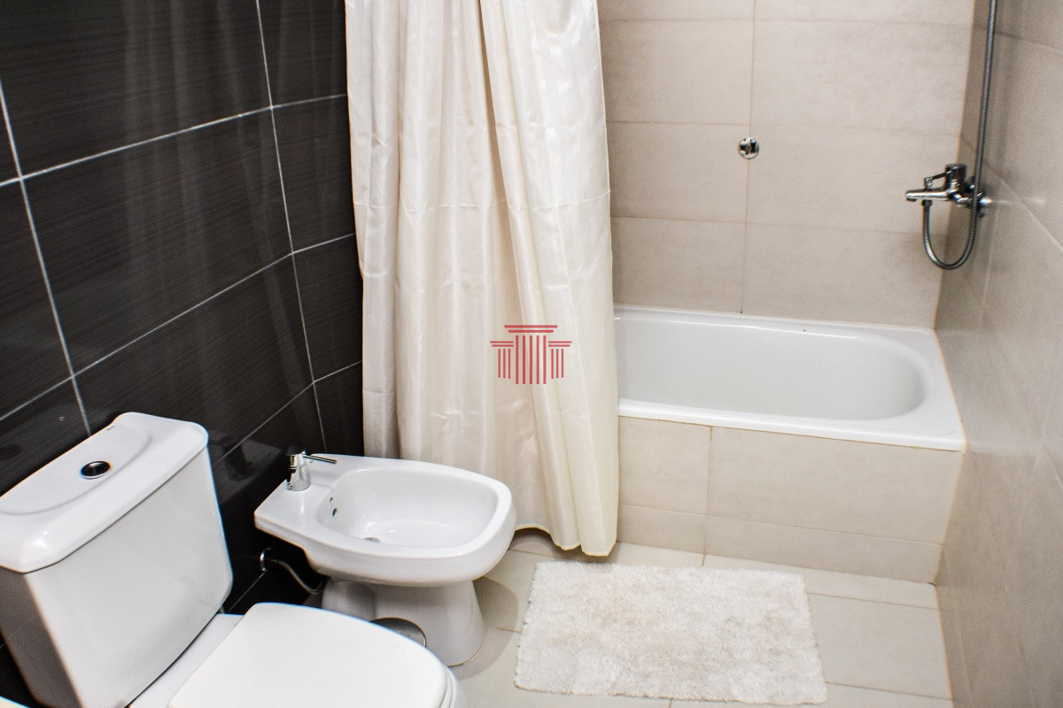 Apartamento ID.13102 - Apartamento en alquiler temporal, en Punta Del Este, Playa  brava.