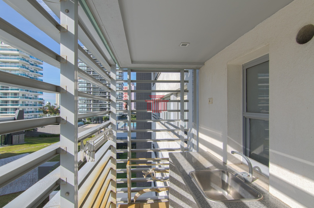 Apartamento ID.10930 - Apartamento en Punta del Este   2 dormitorios con parrillero 