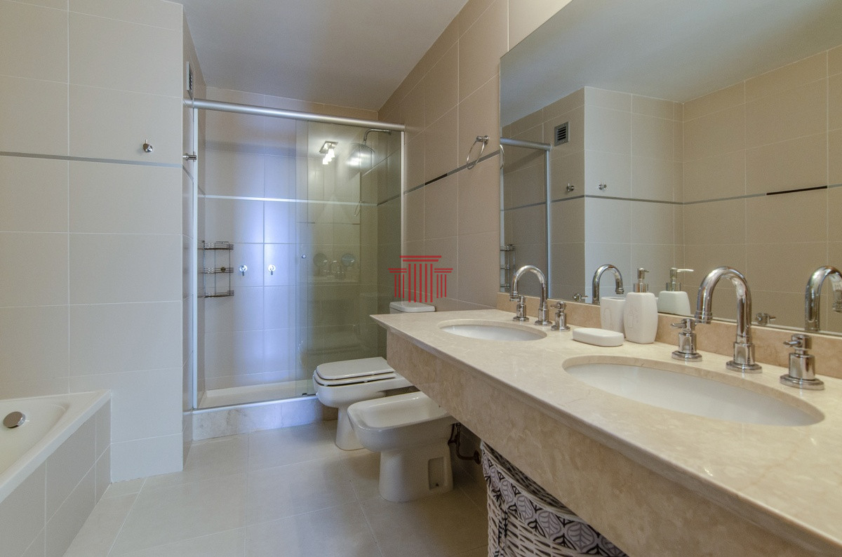 Apartamento ID.10195 - PISO ALTO CON VISTA A LA MANSA, AMPLIOS Y CÓMODOS AMBIENTES! INCLUYE TODAS LAS AMENIDADES!