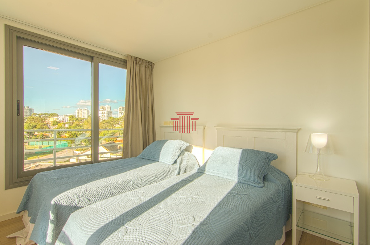 Apartamento ID.13302 - Apartamento en venta y alquiler Punta del Este  , Playa Mansa 