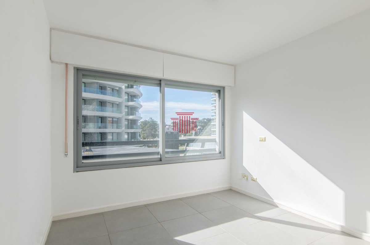 Apartamento ID.10930 - Apartamento en Punta del Este   2 dormitorios con parrillero 