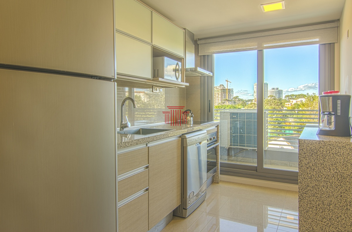 Apartamento ID.13300 - Apartamento en Punta del Este , playa Mansa, 2 dormitorios