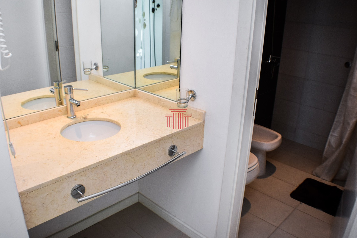 Apartamento ID.13102 - Apartamento en alquiler temporal, en Punta Del Este, Playa  brava.
