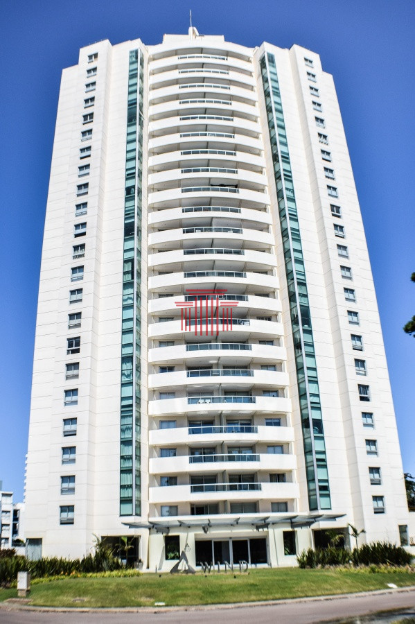 Apartamento ID.13102 - Apartamento en alquiler temporal, en Punta Del Este, Playa  brava.